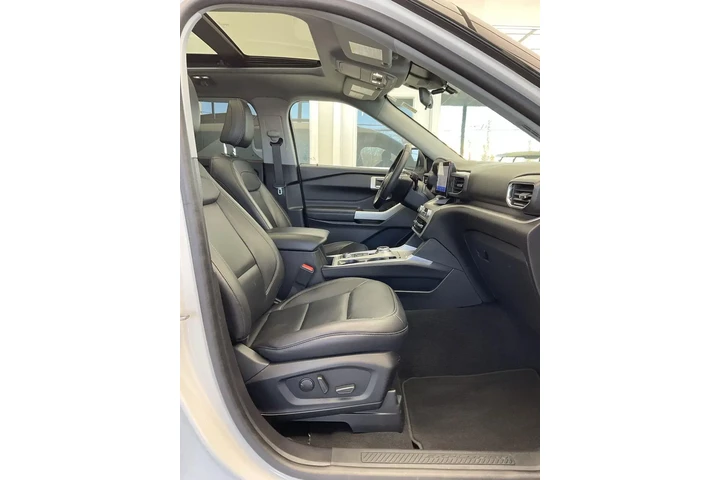$30995 : Ford Explorer 2022 AWD XLT 4 image 8