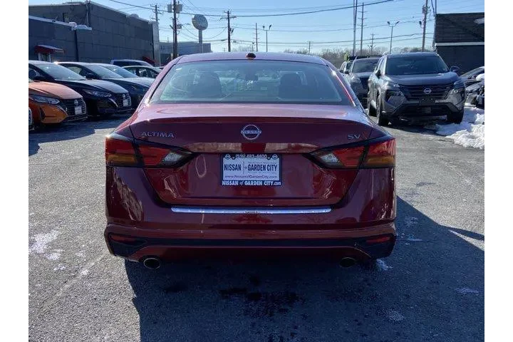 $14457 : Nissan Altima 2023 2.5 SV 4d image 5