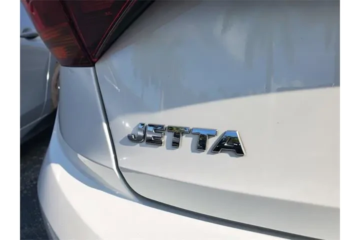 $12990 : Volkswagen Jetta 2019 SEL 4d image 5