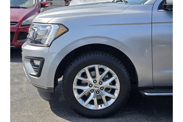 $31499 : Ford Expedition 2021 4x2 XLT image 5