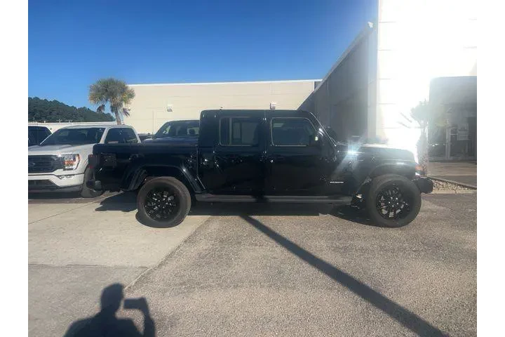 $37683 : Jeep Gladiator 2023 4x4 Over image 5