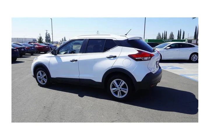 $13984 : 2018 Kicks S image 8