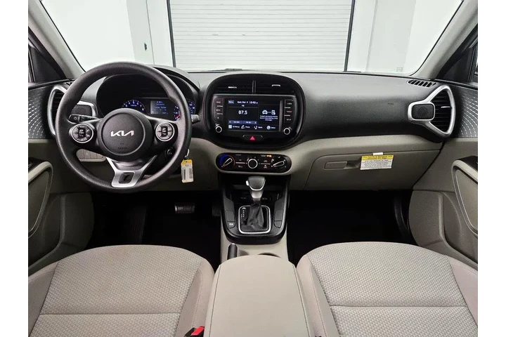 $16998 : Kia Soul 2022 LX 4dr Crossov image 9