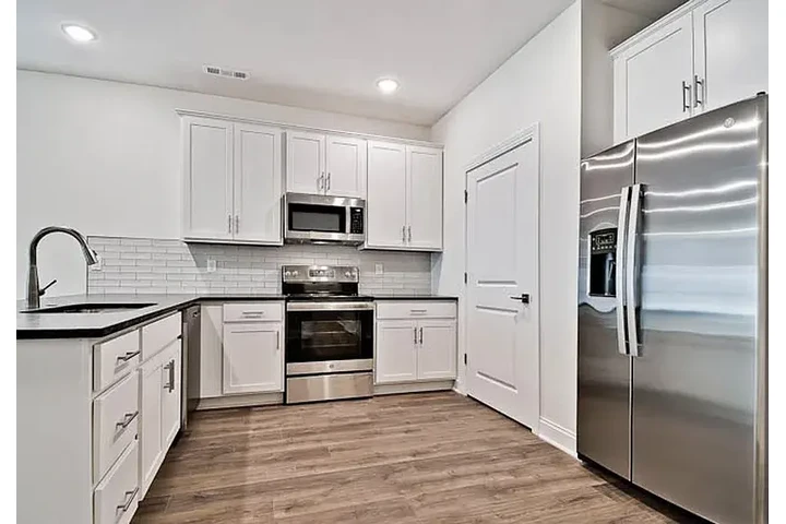$1250 : HOUSE RENT AVAILABLE MOUNTAIN image 2
