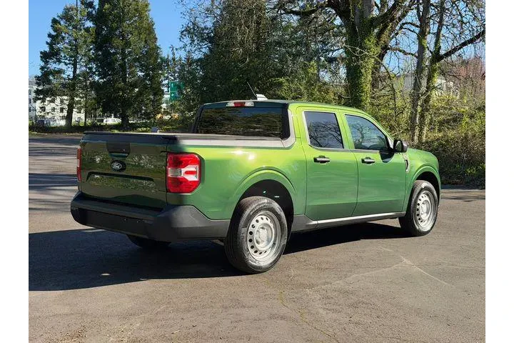 $30995 : Ford Maverick 2025 AWD XL 4d image 3