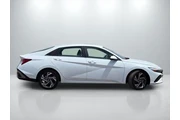 $21855 : Hyundai ELANTRA 2024 SEL 4dr thumbnail