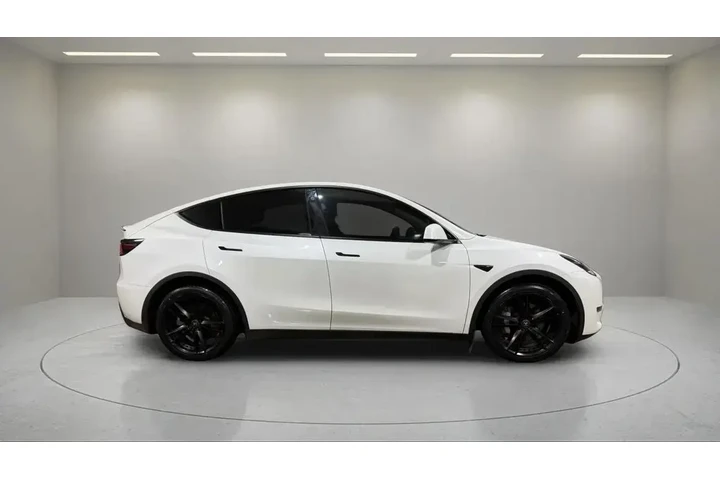 $23995 : Tesla Model Y 2021 AWD Long image 2