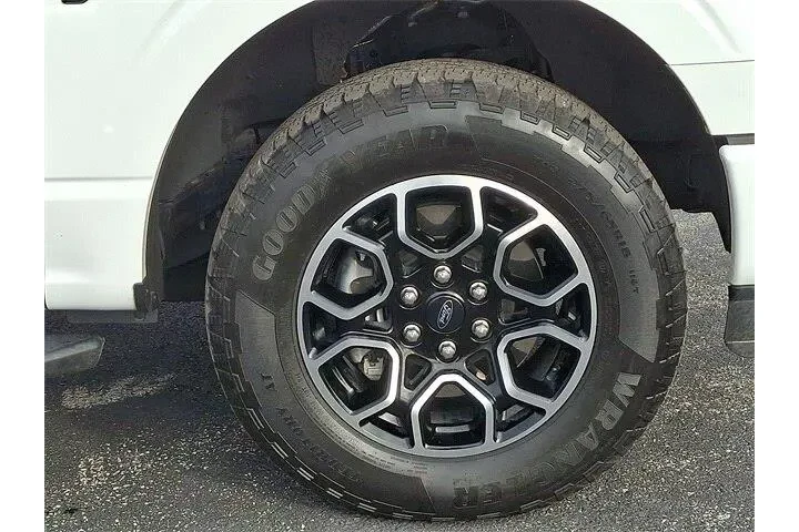 $37854 : Ford F-150 2022 4x4 XLT 4dr image 8