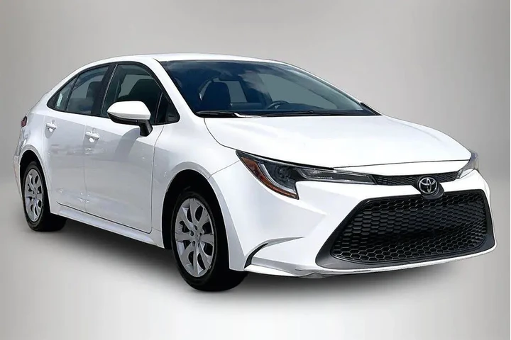 $17899 : Toyota Corolla 2022 LE 4dr S image 1