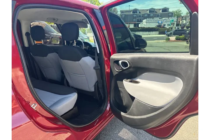 $5499 : 2014 FIAT 500L Easy image 10
