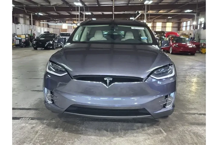 $28990 : Tesla Model X 2017 AWD P100D image 2