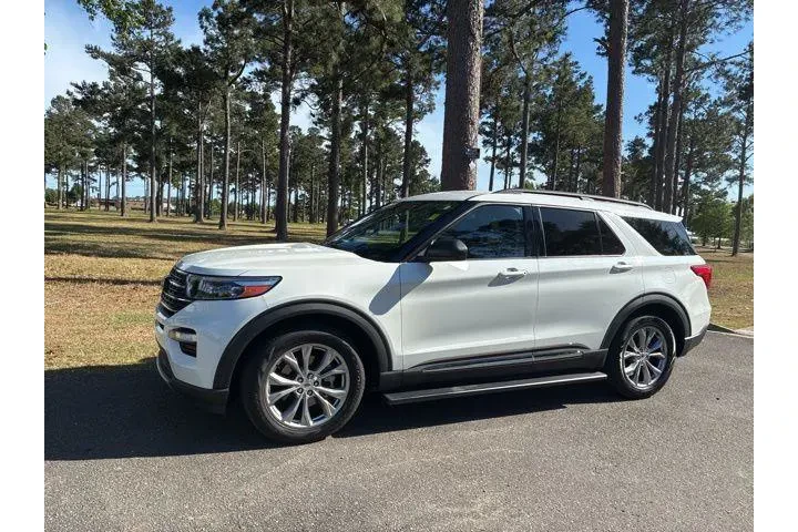 $33871 : Ford Explorer 2023 XLT 4dr S image 6