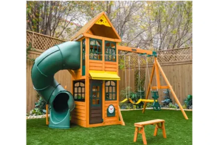 Playset Assemblers Needed Now! image 3