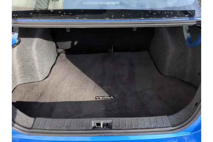 $16995 : Nissan Versa 2023 SR 4dr Sed image 9