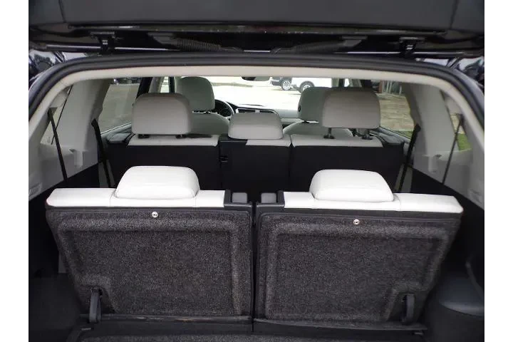 $15900 : Volkswagen Tiguan 2021 SE 4d image 9