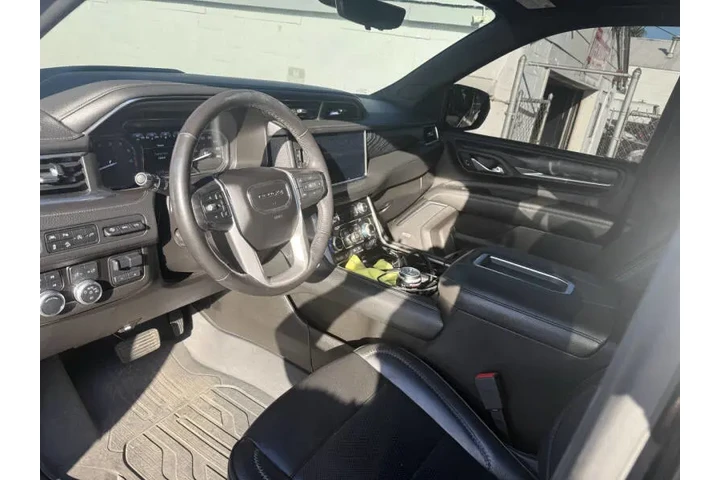 $45995 : 2021 GMC Yukon Denali image 7
