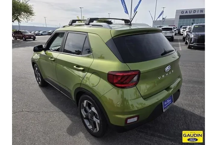 $19888 : Hyundai VENUE 2024 SEL 4dr C image 5