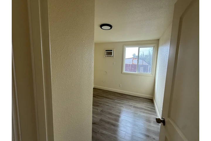 $1000 : Se Renta Casa en Lamont image 3