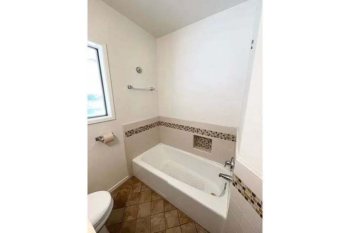 $1000 : Casa disponible en alquiler image 3