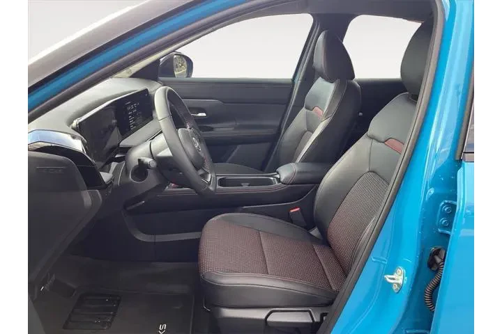 $29500 : Nissan Kicks 2025 SR 4dr Cro image 4