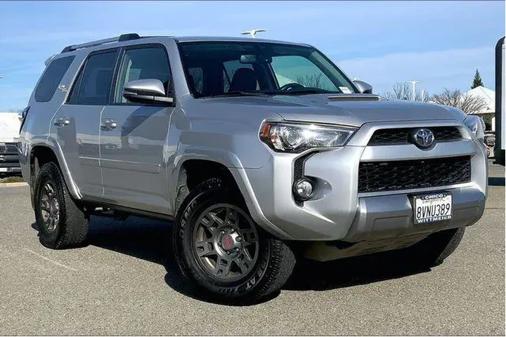 $29985 : Toyota 4Runner 2018 4x4 SR5 image 2