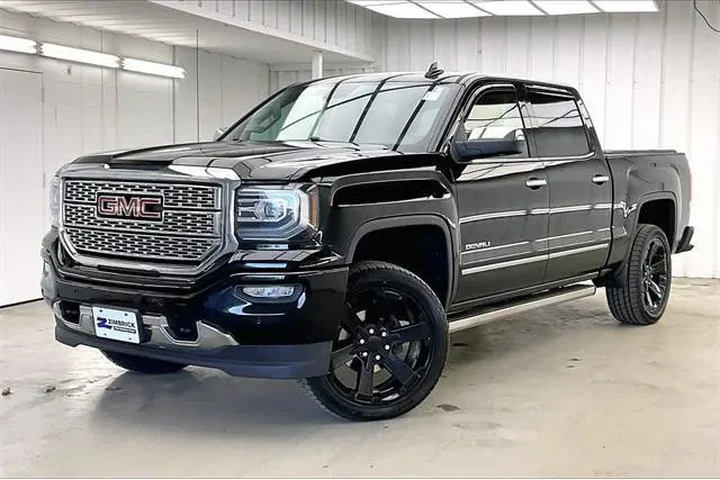 $28490 : GMC Sierra 1500 2017 4x4 Den image 2