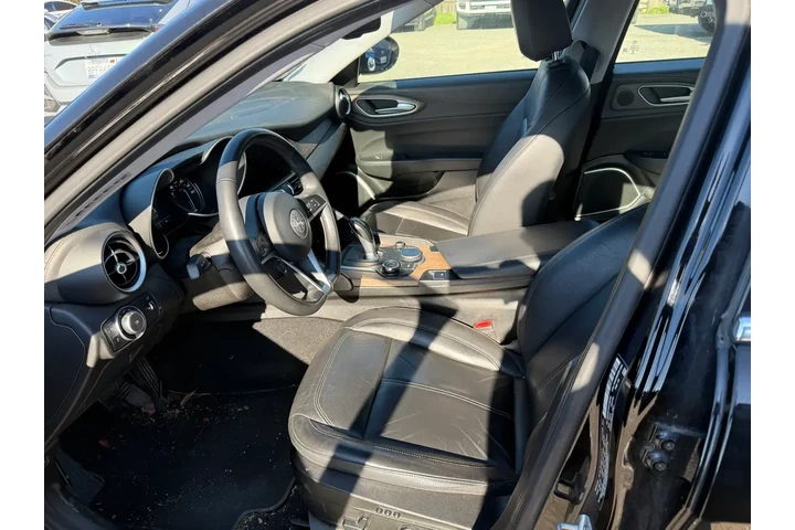 $14000 : Alfa Romeo Giulia 2017 Ti 4d image 10