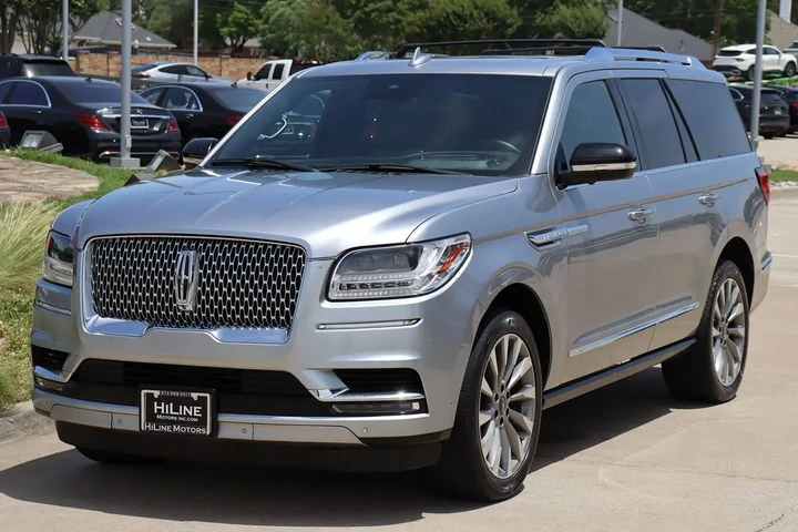 $37998 : 2020 Navigator Reserve image 5