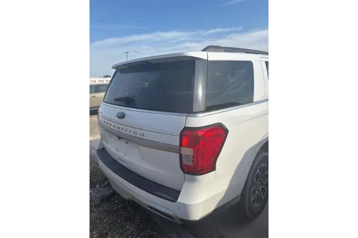 $39670 : Ford Expedition 2024 4x2 XLT image 7