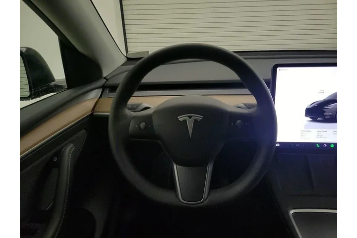 $31998 : Tesla Model Y 2022 AWD Long image 10