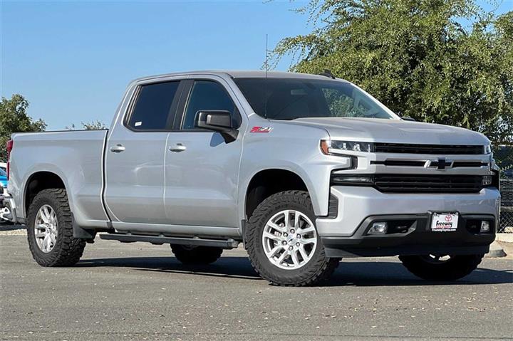 $32998 : Silverado 1500 RST image 2