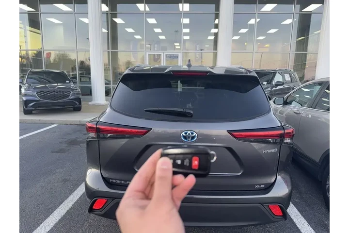 $39341 : Toyota Highlander Hybrid 202 image 8