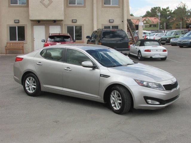 $7900 : 2013 Optima LX image 3