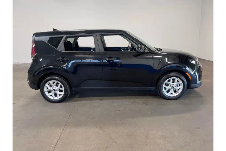 $16940 : Kia Soul 2024 image 2