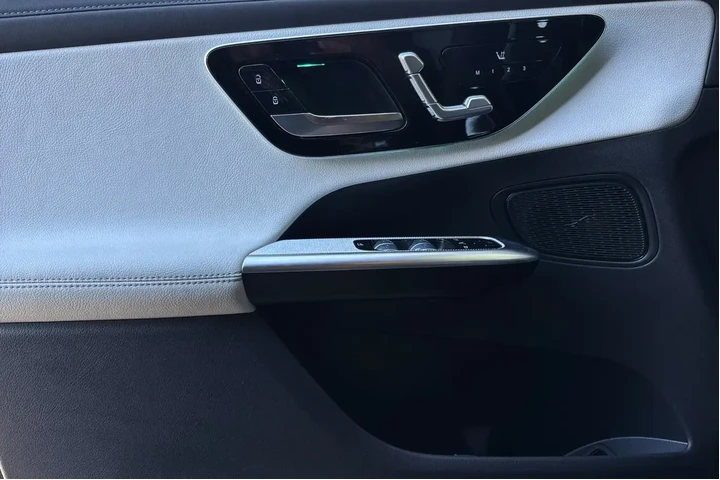 Mercedes-Benz GLC 2024 AWD G image 10