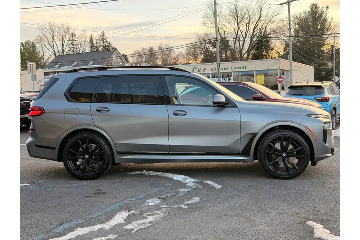 $66889 : 2024 BMW X7 image 4