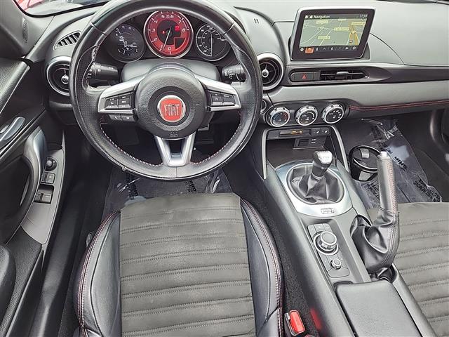 $22000 : 2017 FIAT 124 Spider Abarth image 4