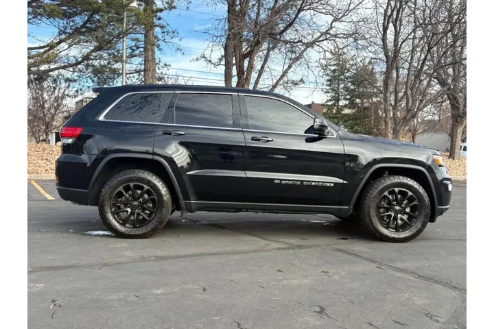 $18900 : 2022 Grand Cherokee WK Laredo image 6