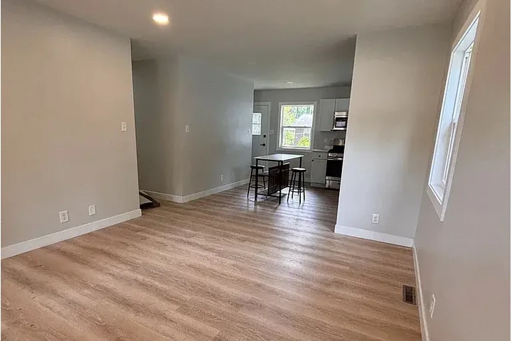 $1200 : HOUSE FOR RENT IN MICHIGAN image 6