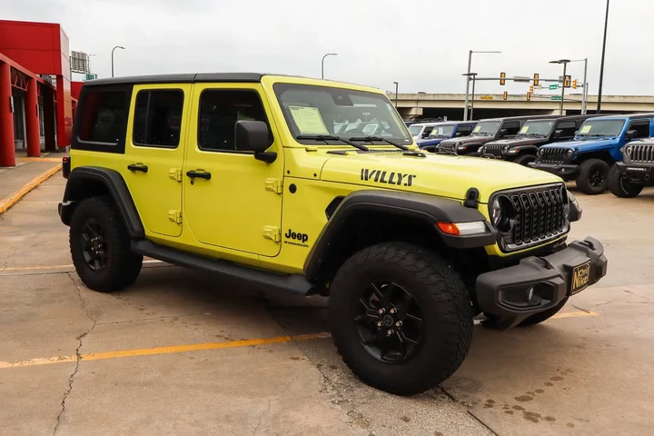 $35988 : 2024 Wrangler Willys 4 Door 4 image 4