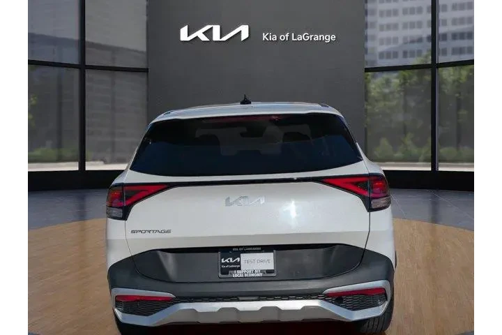 Kia Sportage 2024 LX 4dr SUV image 9