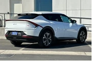 $25800 : Kia EV6 2024 Light 4dr Cross thumbnail