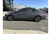$18888 : Hyundai ELANTRA 2023 SEL 4dr thumbnail