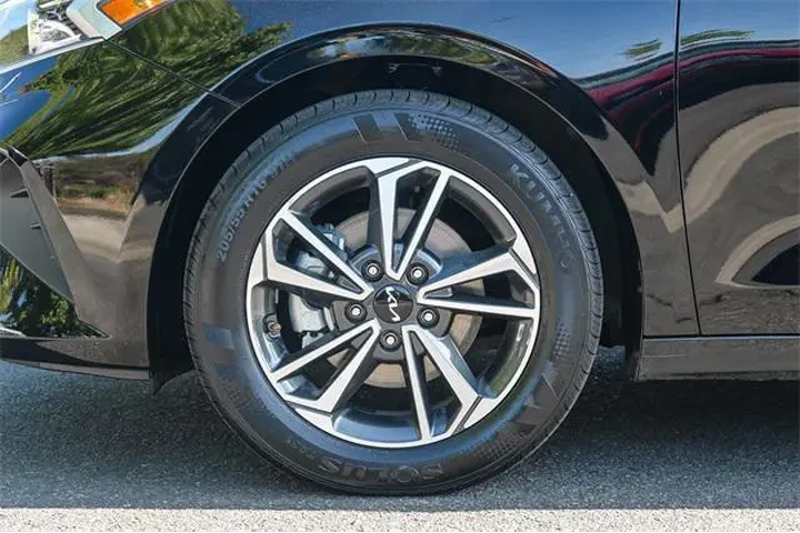 $16800 : Kia Forte 2023 LXS 4dr Sedan image 10