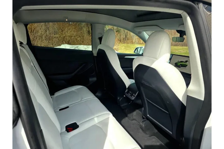 2023 Model Y Long Range image 8