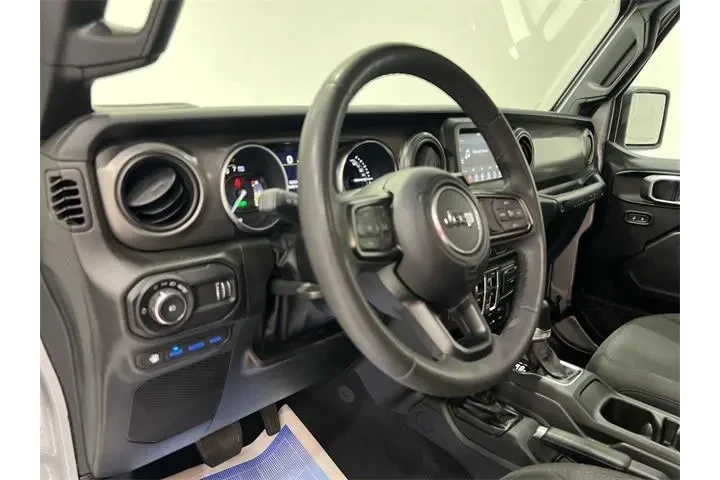 $28555 : Jeep Wrangler 2023 4x4 Willy image 9