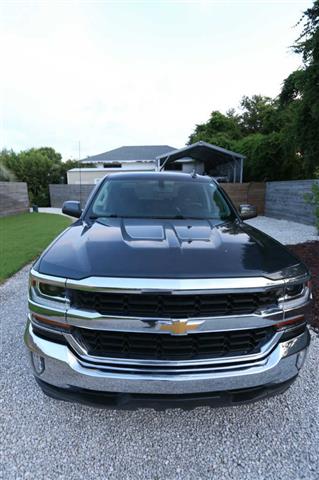 $17000 : 2017 Chevrolet Silverado LT 4D image 1