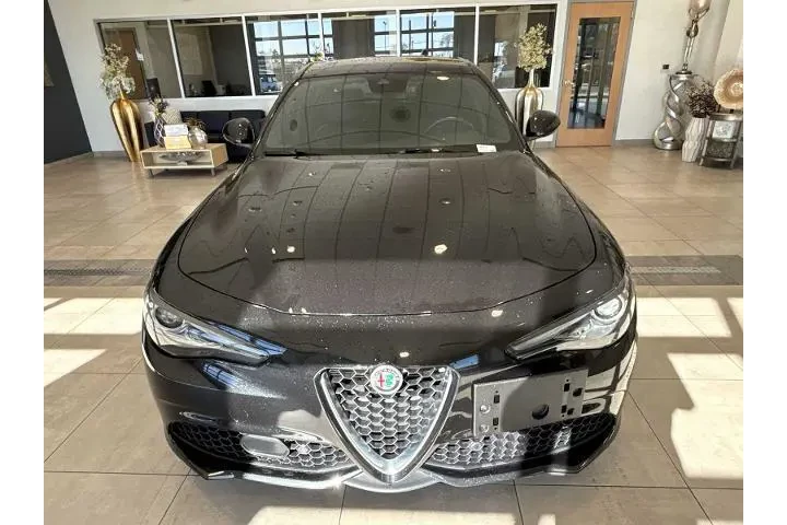 $27990 : Alfa Romeo Giulia 2022 AWD T image 8