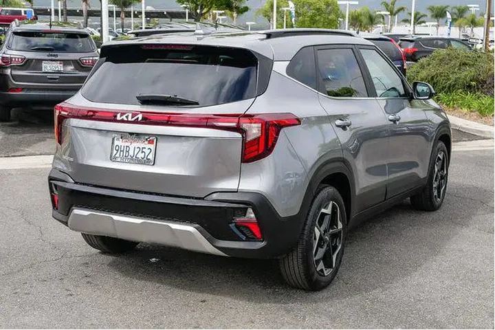 $24000 : Kia Seltos 2024 EX 4dr SUV image 4