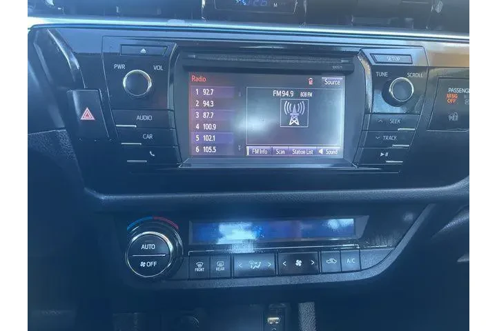 $15995 : Toyota Corolla 2016 S 4dr Se image 9